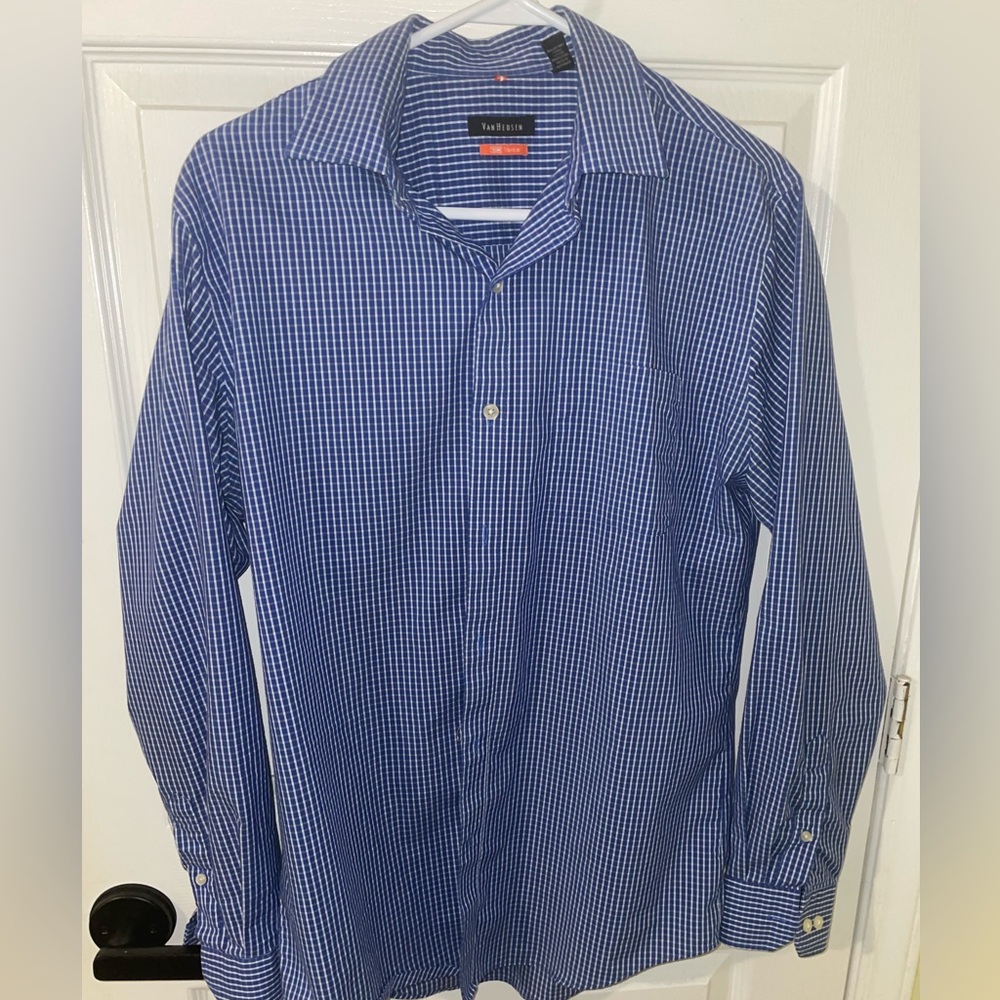 Van Heusen Navy Checkered Button-Down, size S , neck 14-14 1/2